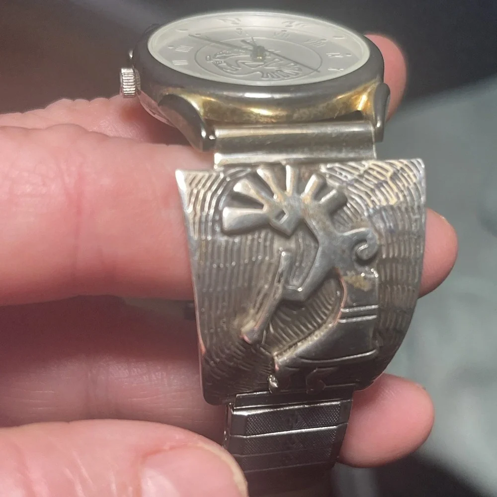 Handmade this wristwatch